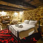νικόλ Vila *