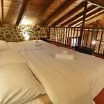 νικόλ Villa *