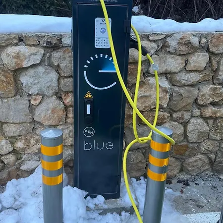 Βίλα νικόλ Άνω Τρίκαλα