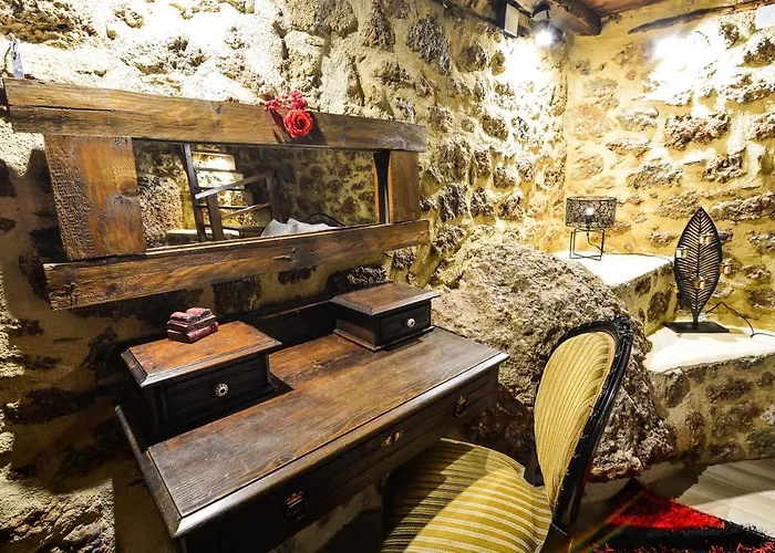 فيلة νικόλ أنو تريكالا