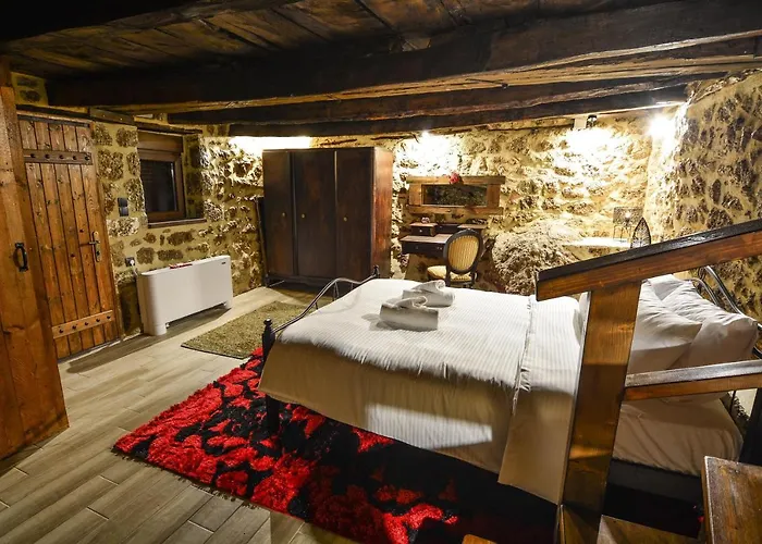 فيلة νικόλ *