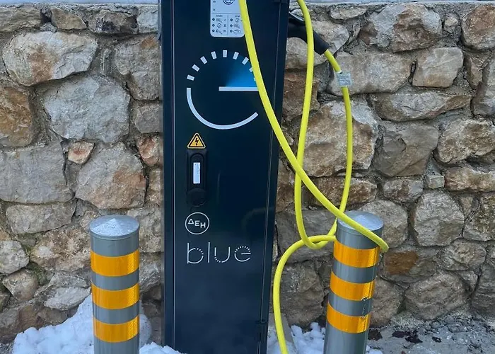 فيلة νικόλ أنو تريكالا